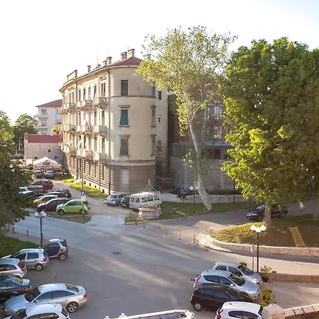 Three Wells Задар