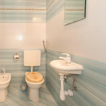 Three Wells Lejlighed